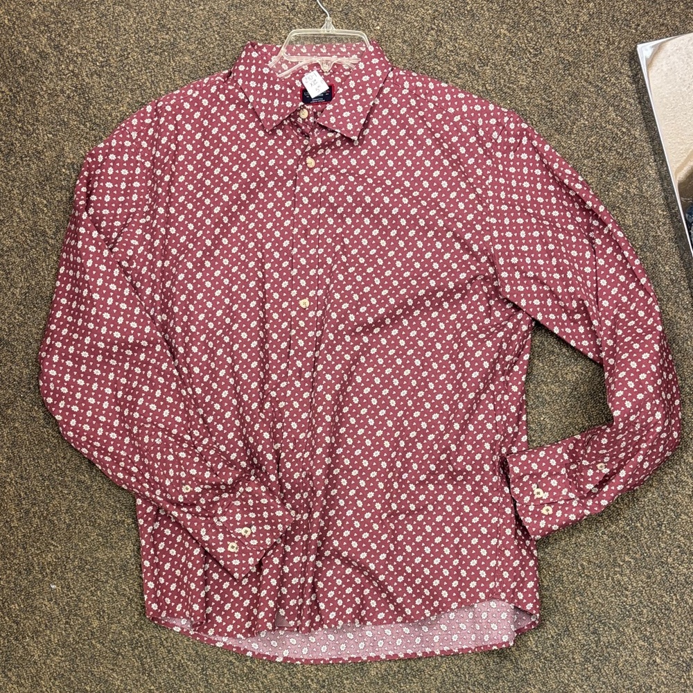 UNTUCKit Men's Burgundy Printed Button-Down Shirt